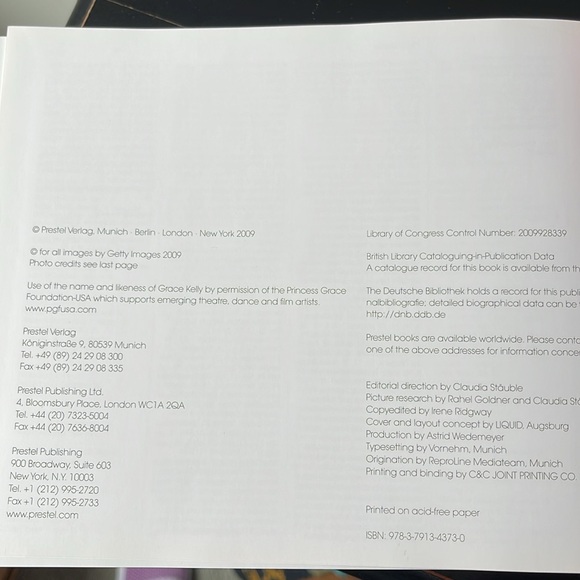 A year in fashion a look a day coffee table book - Picture 13 of 15